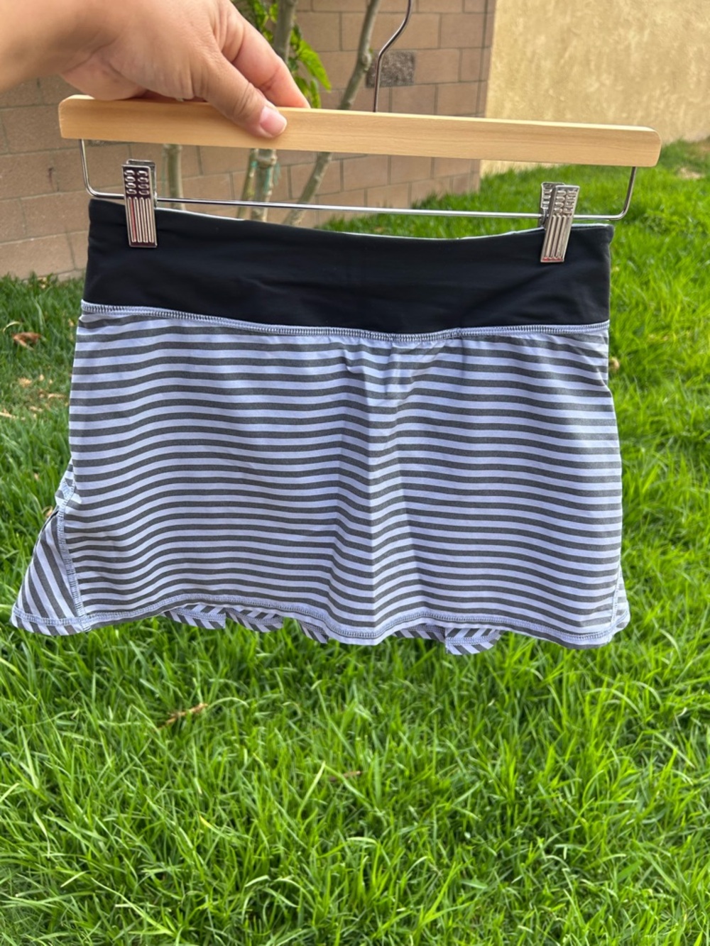 lululemon athletica pacesetter skirt polar haze and black striped periwinkle.
